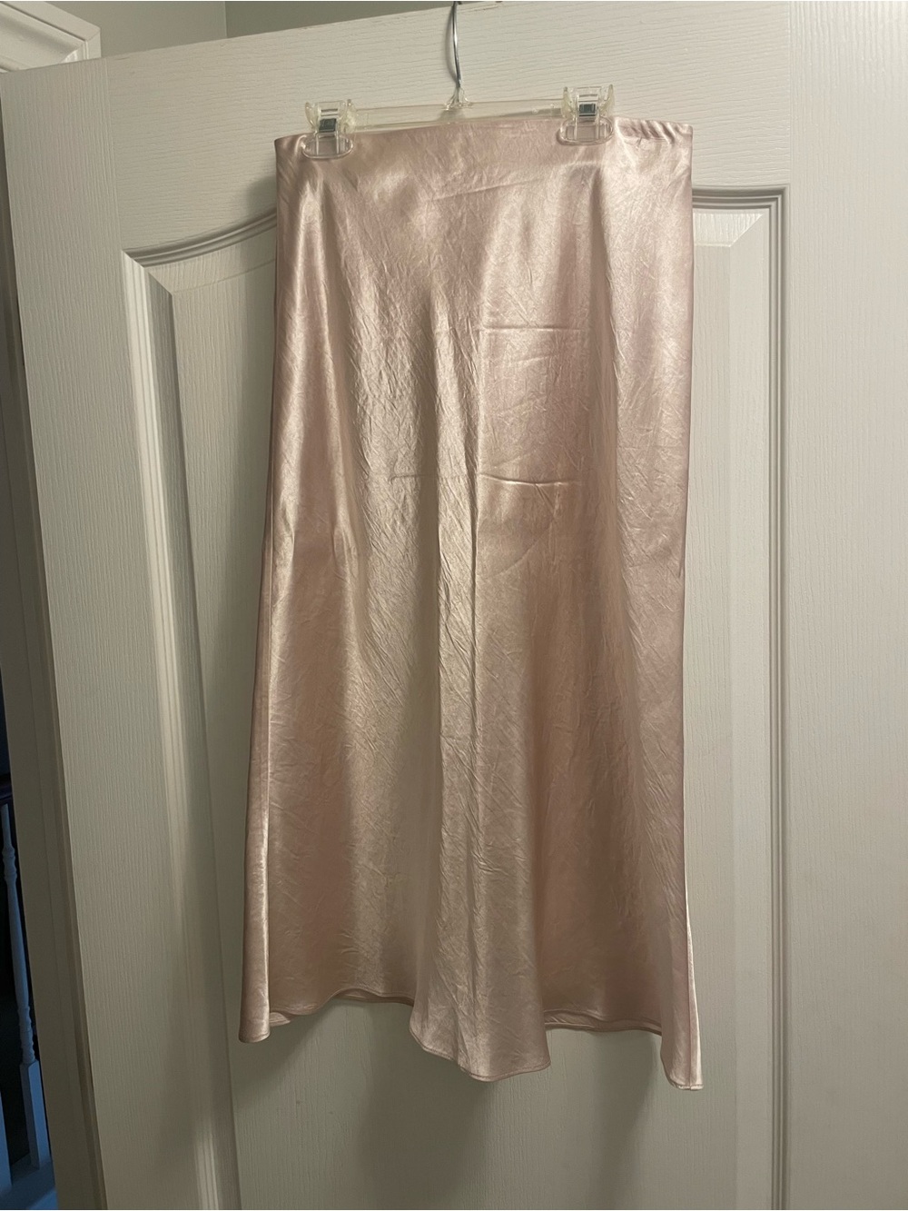 ARITZIA / Babaton Satin Bias Midi Skirt